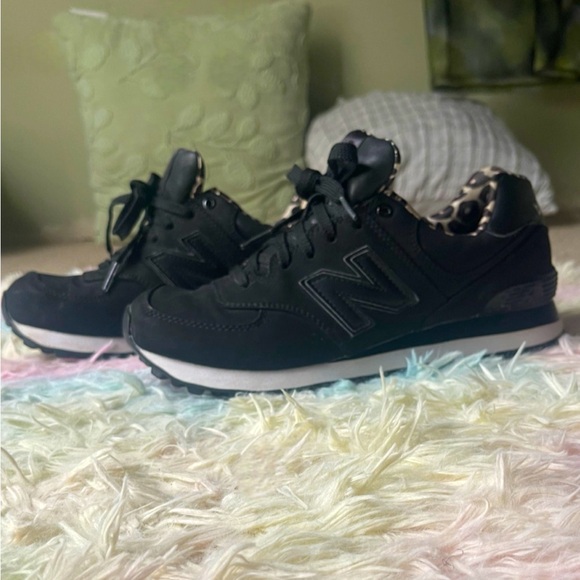 New Balance 574 Running Shoe Black Leopard Print WL574SPK Women Size US 8 - Picture 4 of 10